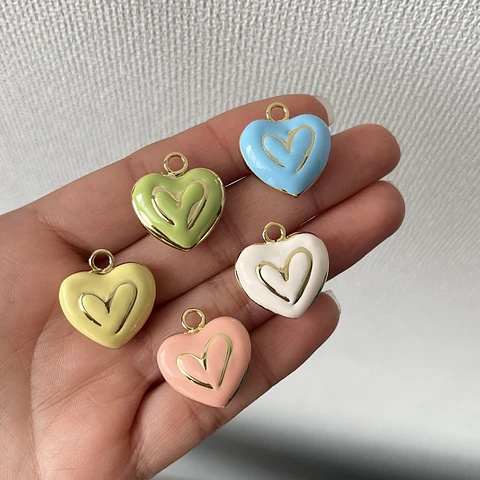 Colgante de corazones esmaltados | Baño de oro 18k