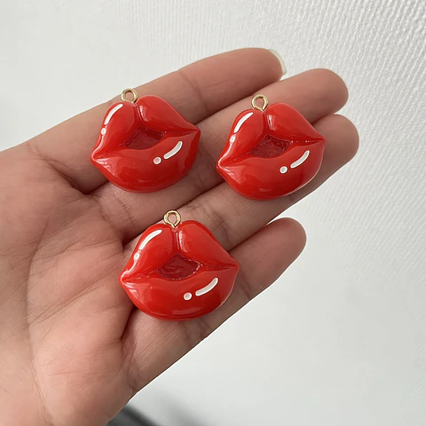 Colgante Labio de Resina 