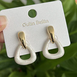 Aros Baño de Oro 18k con resina estilo nacar 