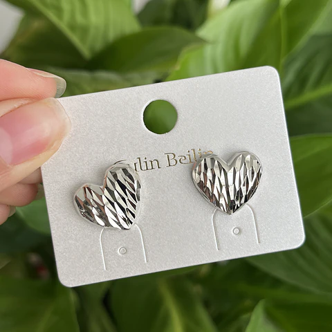 Aro de Corazón Con Tornillo Gomita | Baño de Plata