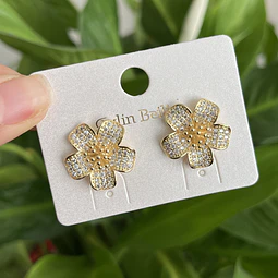 Aros de Flor Con Circones | Baño de oro 18k