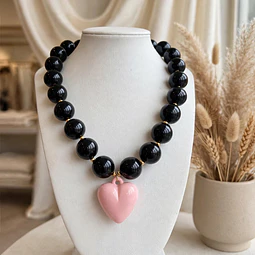  Collares de Acrilico con Corazones 