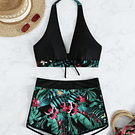 Bikini con short negro y flores