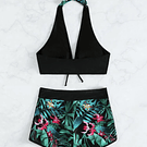 Bikini con short negro y flores