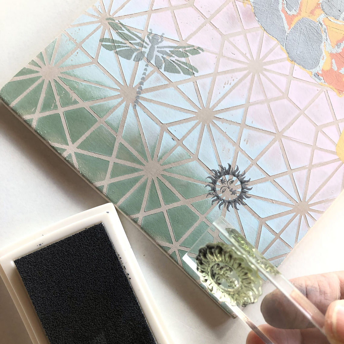 Almofada com tinta preta 2