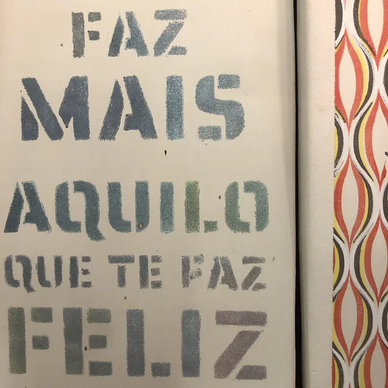 Stencil +Feliz 12x15cm 2