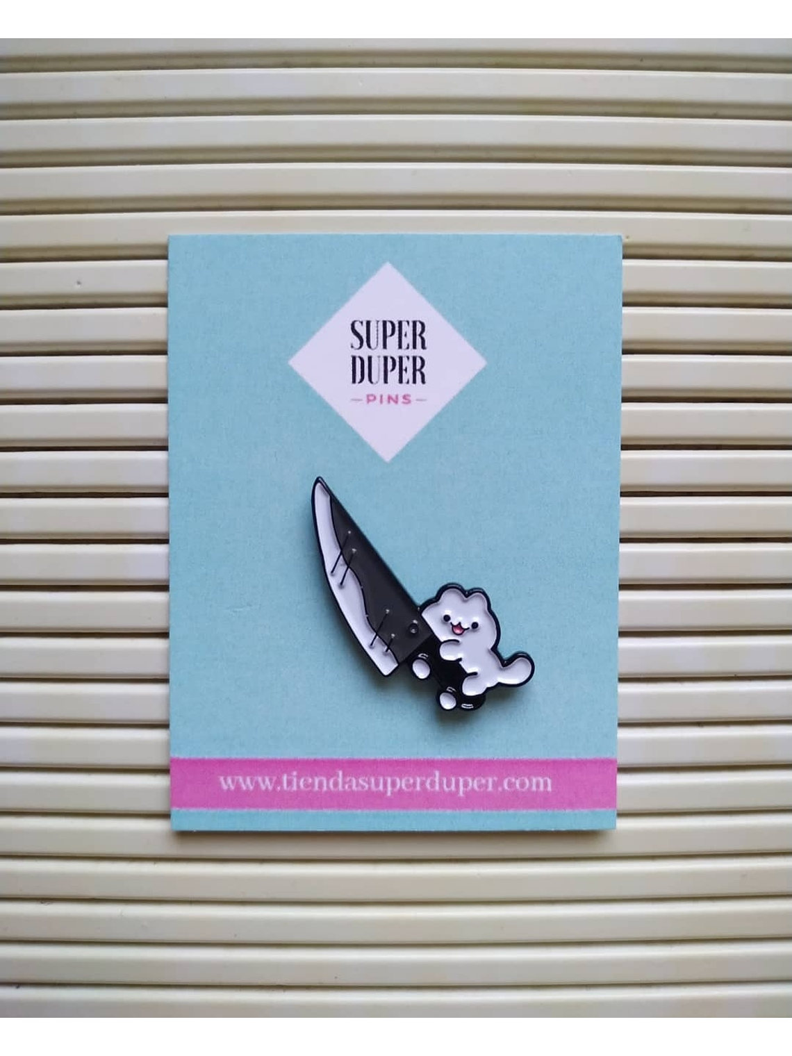 Gatito con cuchillo 1