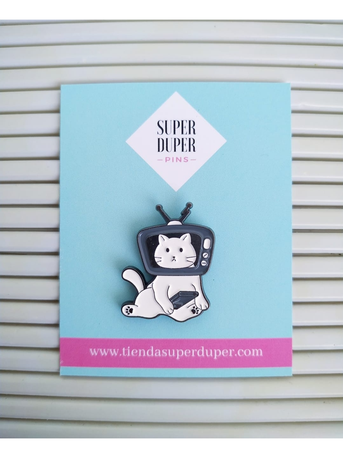 Gatitos y televisor 1