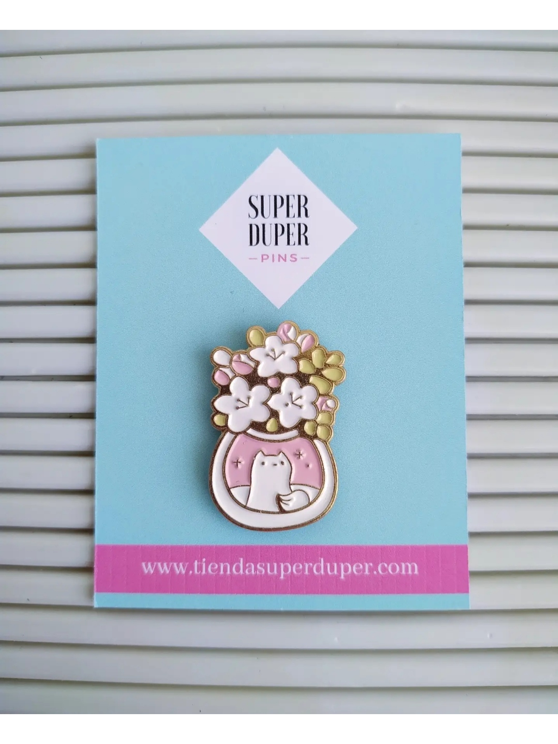 Gatos en maceteros 1