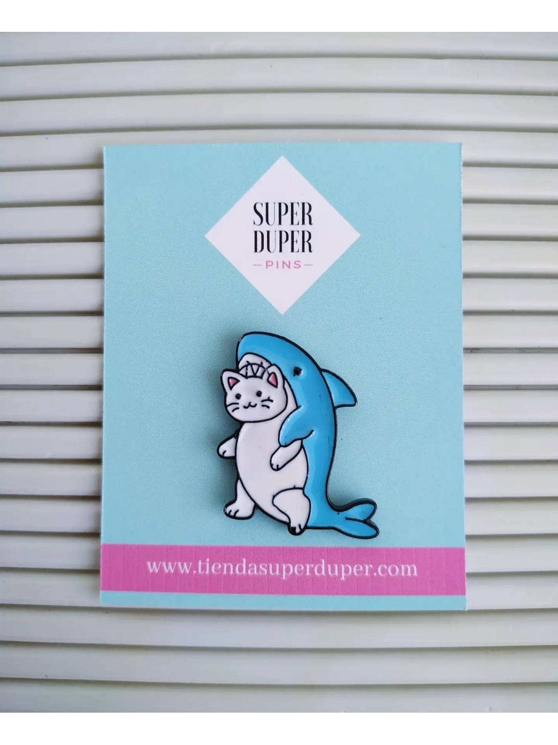 Gatos disfrazados de tiburón 1