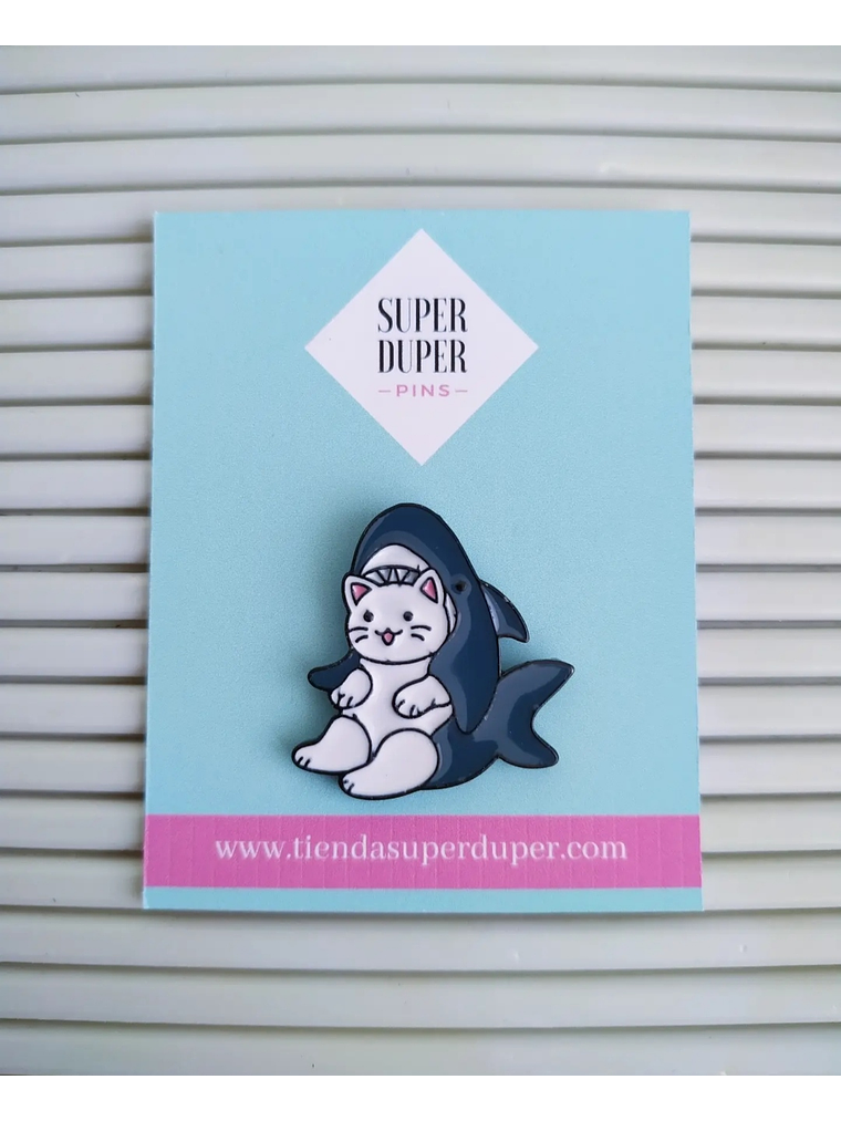 Gatos disfrazados de tiburón 2