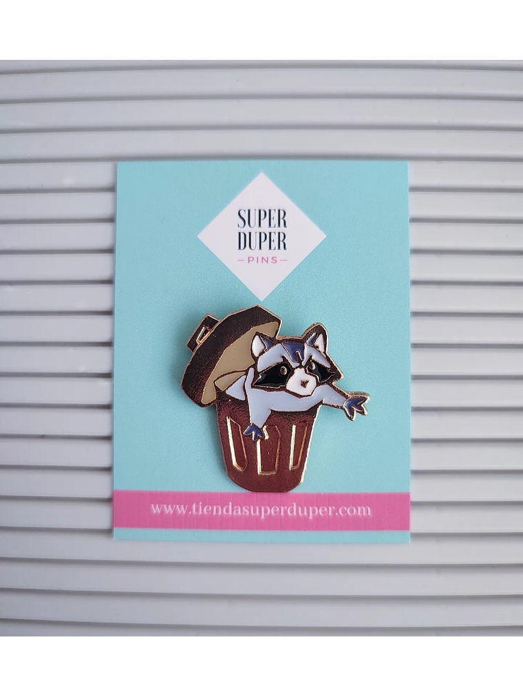 Mapache en basurero 1