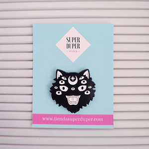 Gato con muchos ojos