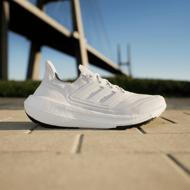 Tenis ULTRABOOST LIGHT 23 14