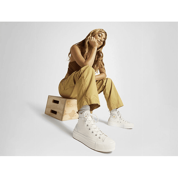 Zapatilla Converse Chuck Taylor Lift Mujer Beige 9