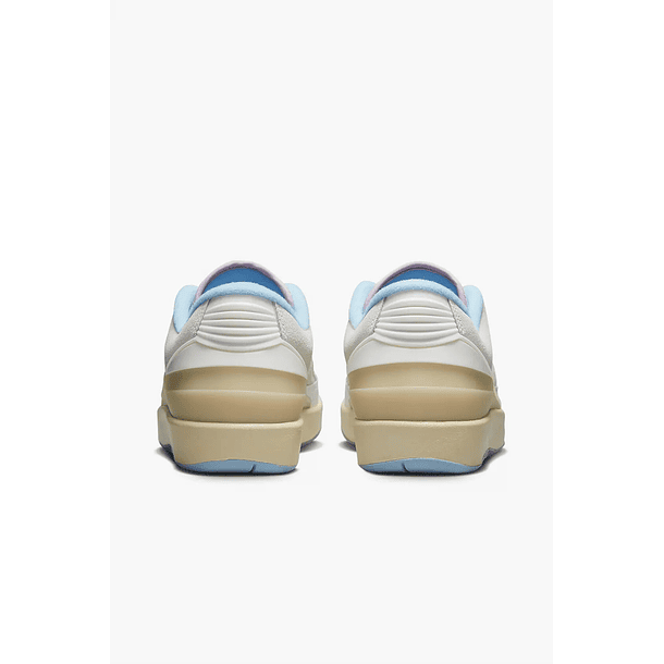 AIR JORDAN 2 RETRO LOW 'LOOK UP IN THE AIR' - MUJER 5