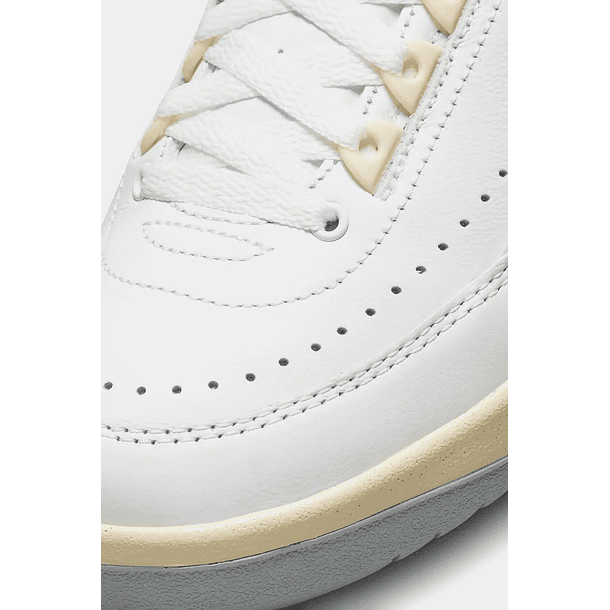 AIR JORDAN 2 RETRO LOW 'LOOK UP IN THE AIR' - MUJER 6