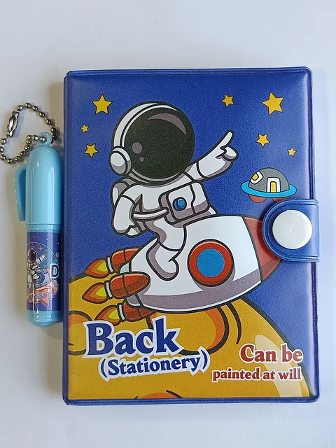 Mini Libreta Con Diseño Astronauta Broche Y Lápiz 11 X 8 Cm