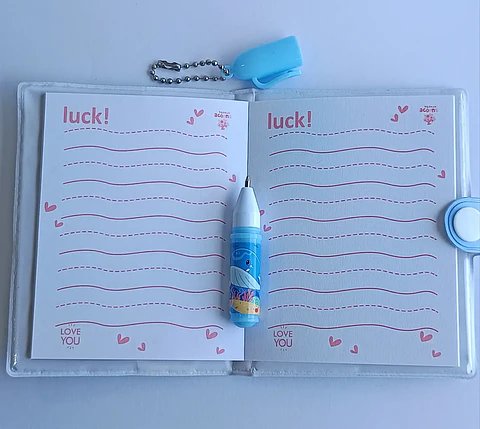 Mini Libreta Con Diseño De Ballena Broche Y Lápiz 11 X 8 Cm