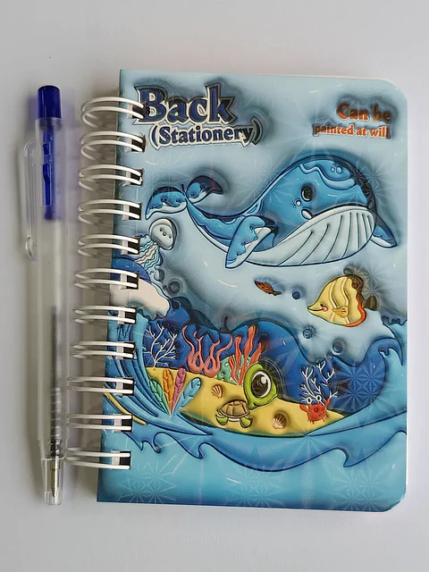 Mini Libreta Con Diseño De Ballena Espiral Y Lápiz 11 X 8 Cm
