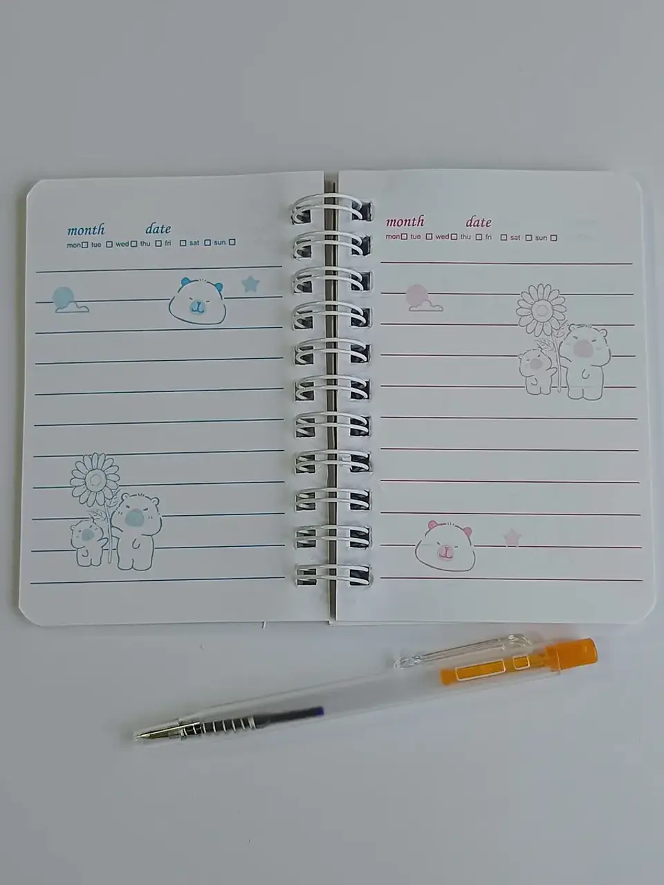 Mini Libreta Con Diseño De Capibara Espiral Y Lápiz 11 X 8 Cm 2