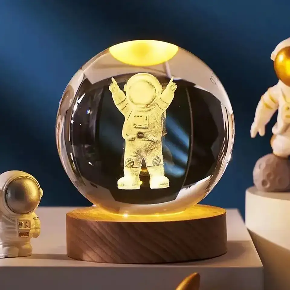 Lámpara Led Bola De Cristal 3D Diferentes Diseños 5