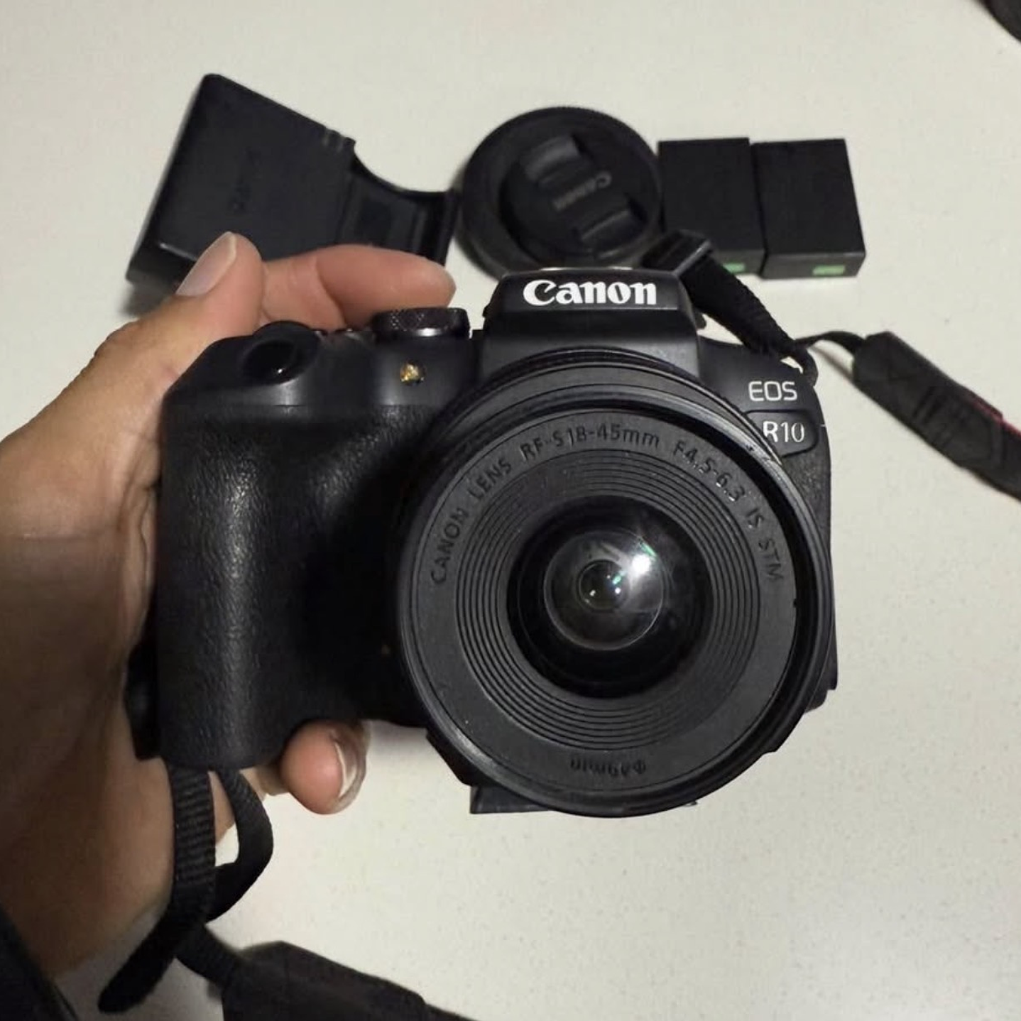 Camara Canon EOS r10 + Accesorios SUPER OFERTA 2