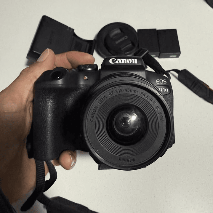 Camara Canon EOS r10 + Accesorios SUPER OFERTA 2