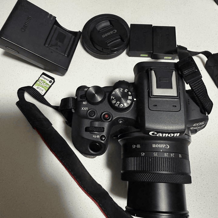 Camara Canon EOS r10 + Accesorios SUPER OFERTA 3