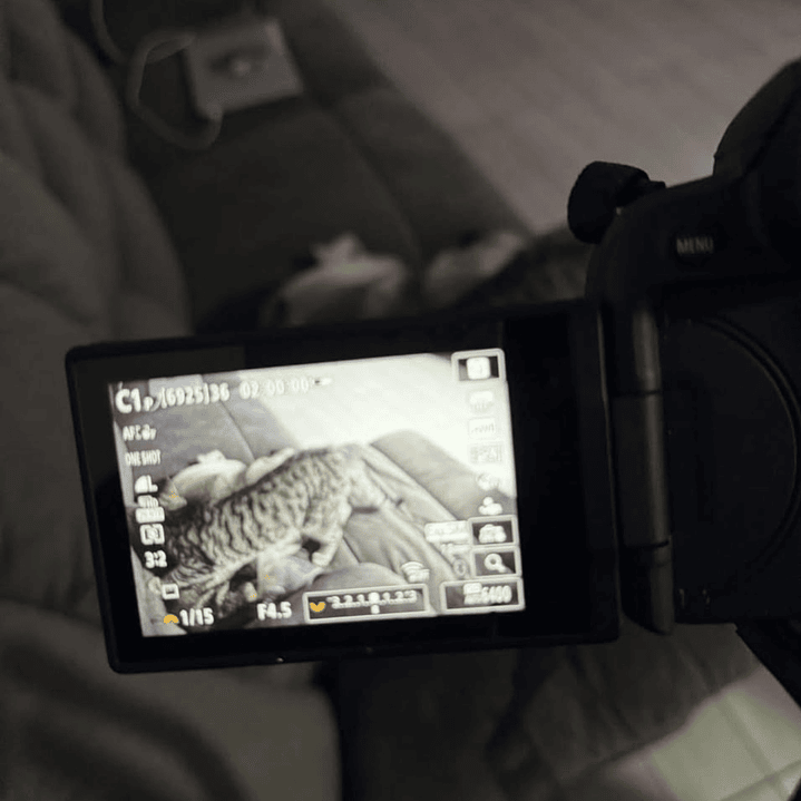 Camara Canon EOS r10 + Accesorios SUPER OFERTA 4