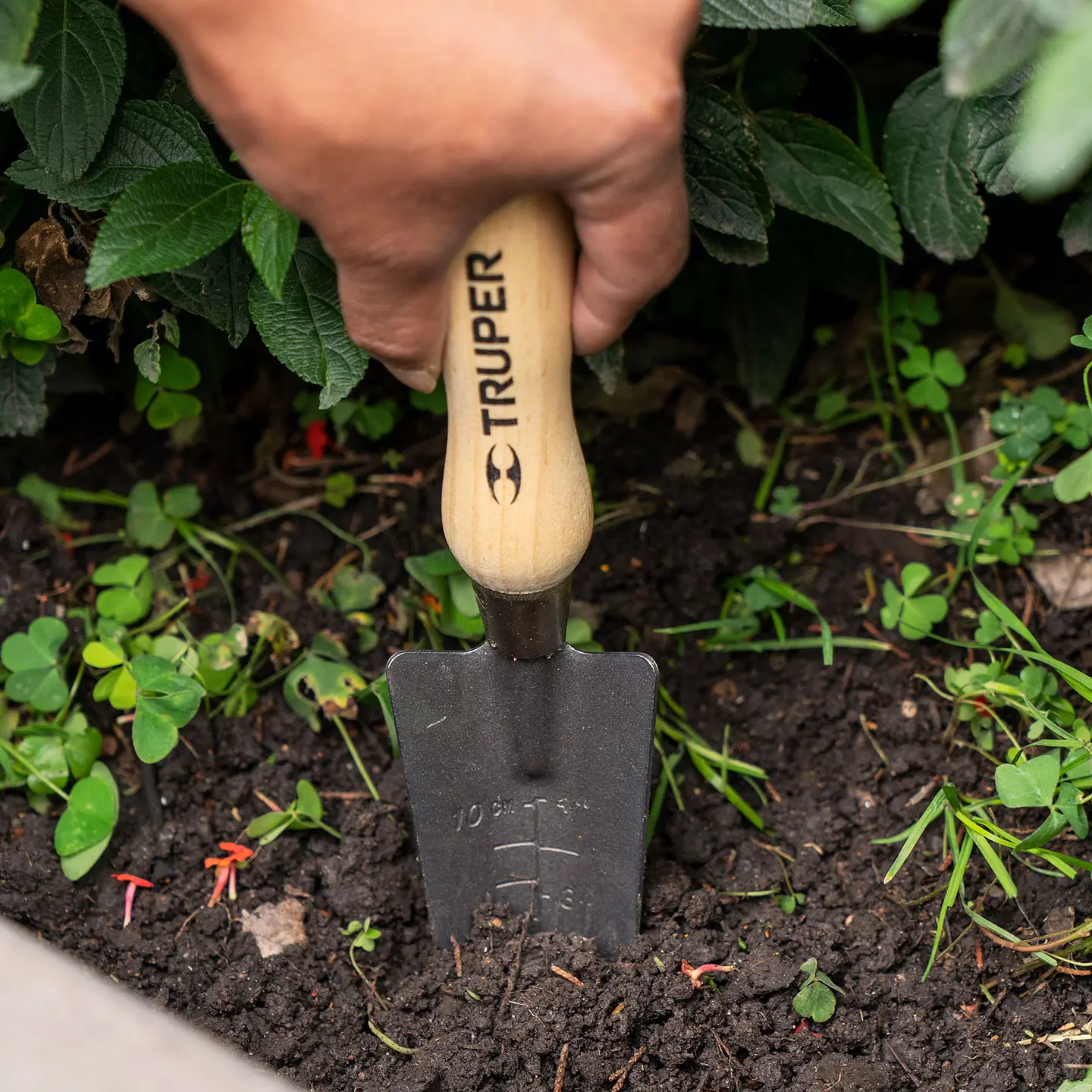 JUEGO DE 4 HERRAMIENTAS PARA JARDIN 4