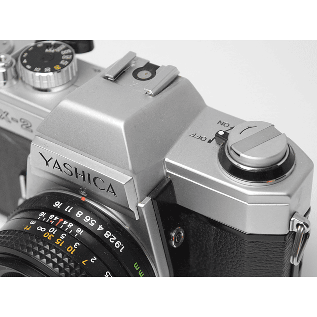 CÁMARA REFLEX ANÁLOGA YASHICA FX-2 + LENTE 50mm f1.9