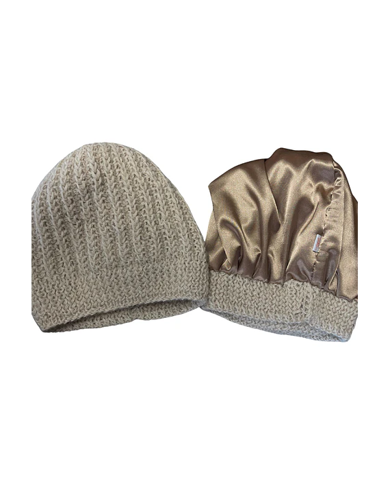 Gorro de lana con interior de satén  13