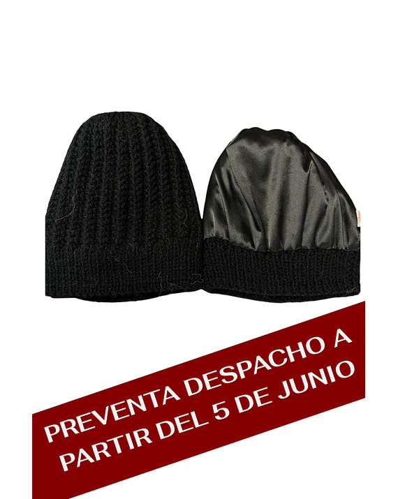 Gorro de lana con interior de satén  16