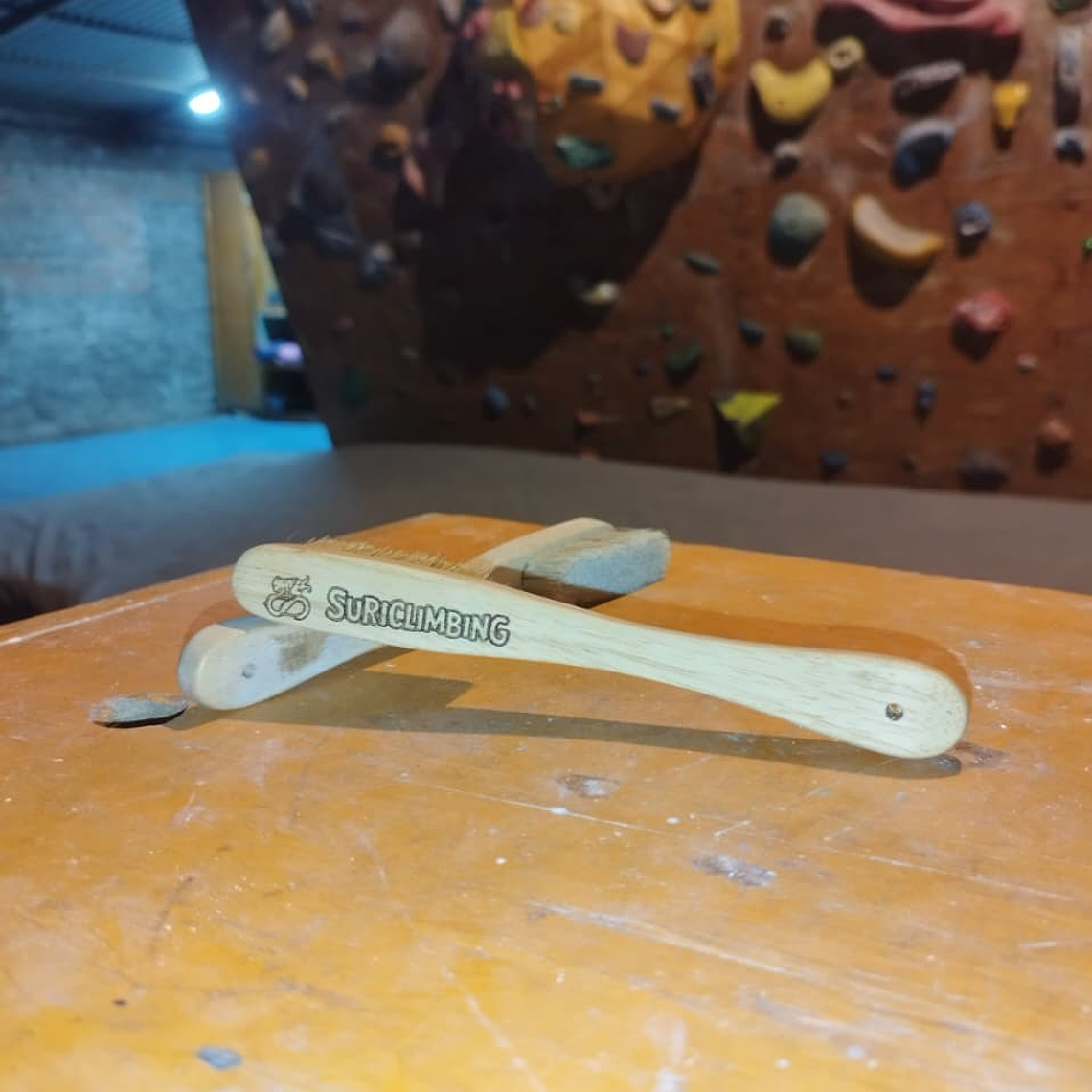 Cepillo de Escalada Suriclimbing 1