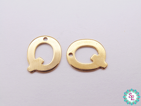 ACERO DORADO ABECEDARIO DIJE LETRA Q  11MM 