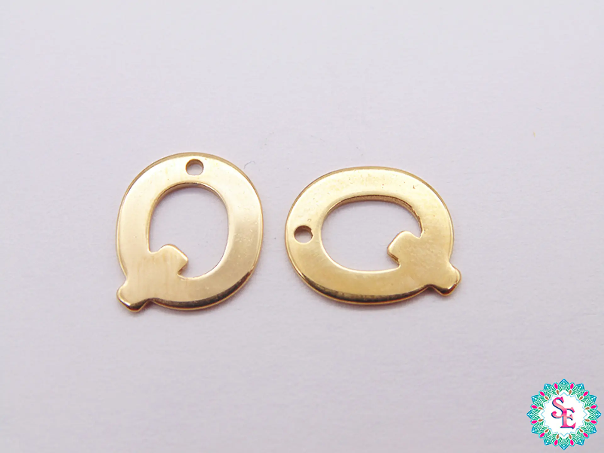ACERO DORADO ABECEDARIO DIJE LETRA Q  11MM  1