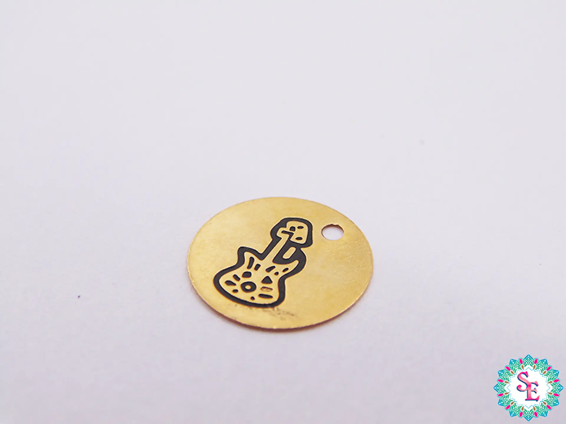 ORO GOLFI DIJE LAMINA 10MM GUITARRA PATINADA  1