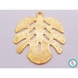 GOLDEN SAMAK PENDANT DOTTED LEAF MEDIUM 68*58MM X UND