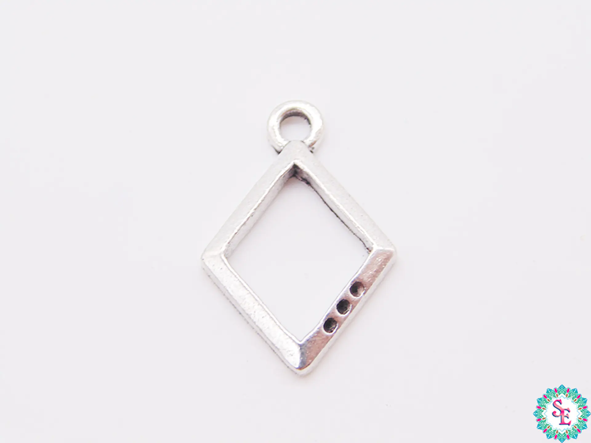 SAMAK PLATEADA DIJE 5 ROMBO SILUETA  20MM PAQUETE POR 20 UNIDADES APROX 1