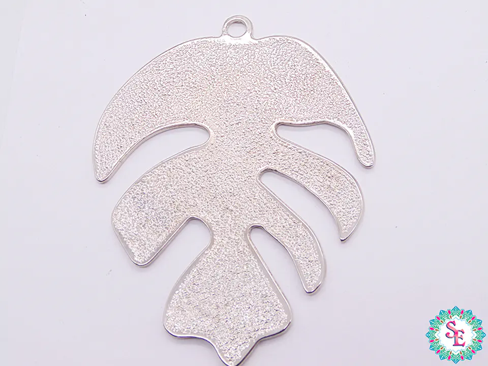 SAMAK PLATEADO  PECTORAL HOJA PUNTEADA DELGAD 97MM X UND  1