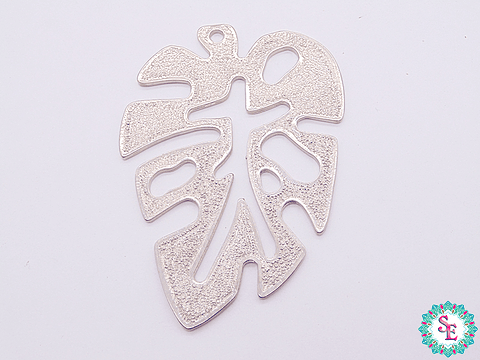 SILVER SAMAK PECTORAL HAMMERED BLADE LARGE