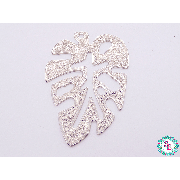 SILVER SAMAK PECTORAL HAMMERED BLADE LARGE 1