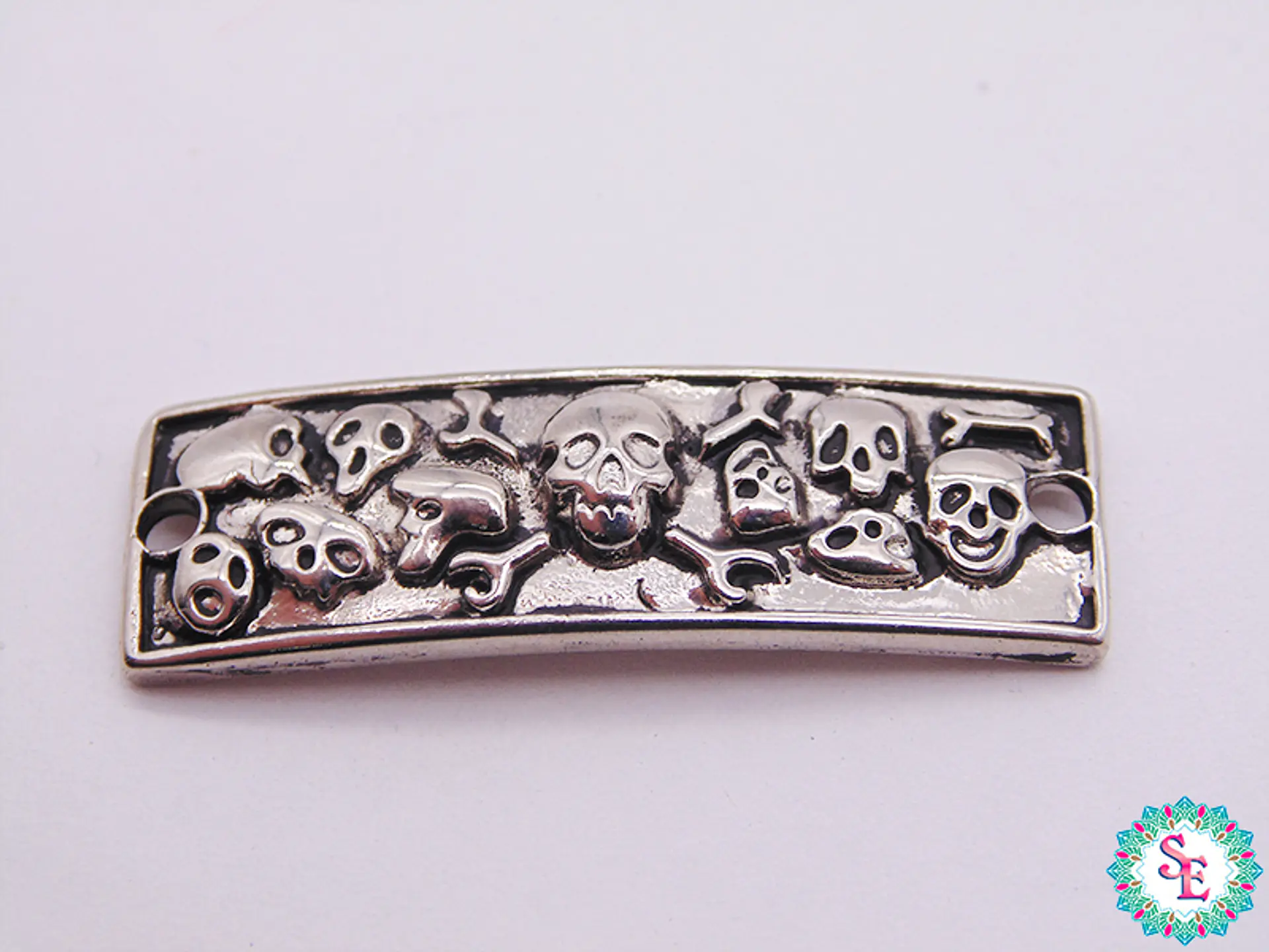 SAMAK NICKEL PLATED CENTER SKULLS BRACELET 38*12MM X UND 1