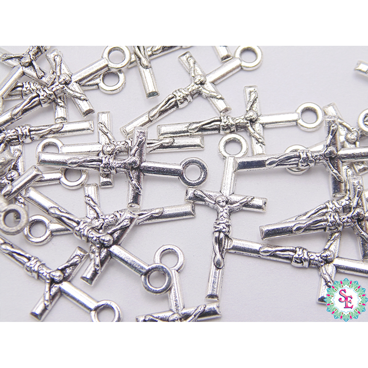 SAMAK PLATEADA DIJE 87 CRISTO PEQUEÑO 23MM  1