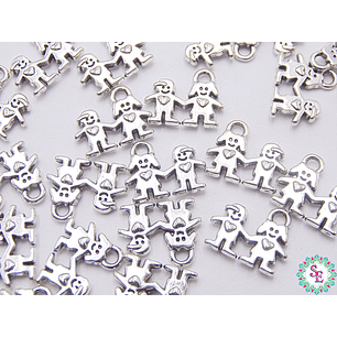 SAMAK PLATEADA DIJE 51  NIÑO Y NIÑA CORAZON 11MM 