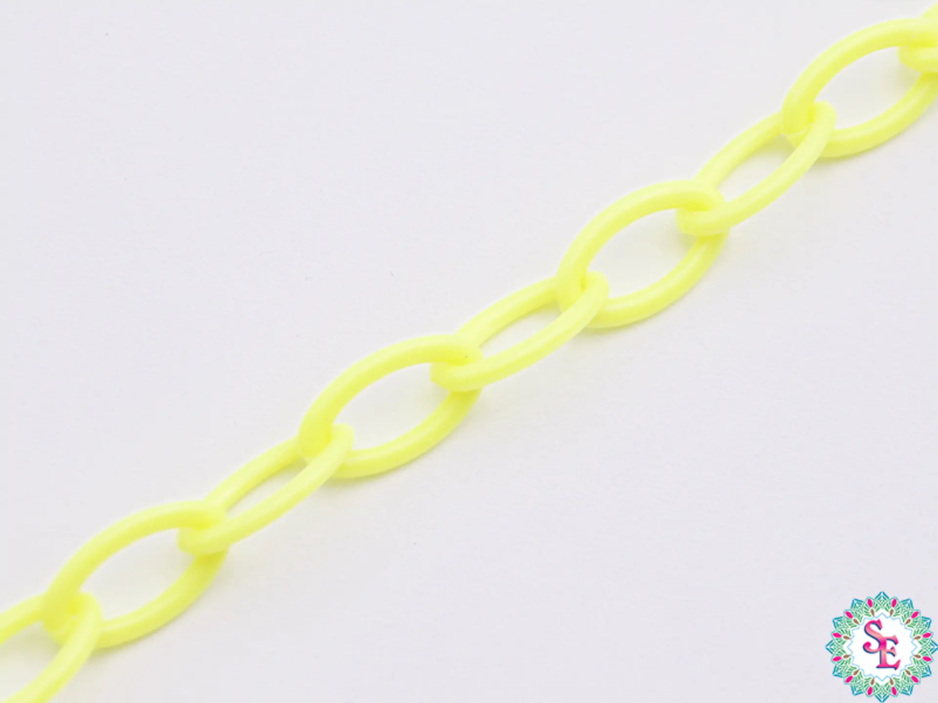 ACRILICO CADENA AMARILLO NEON 8MM*50CM 1