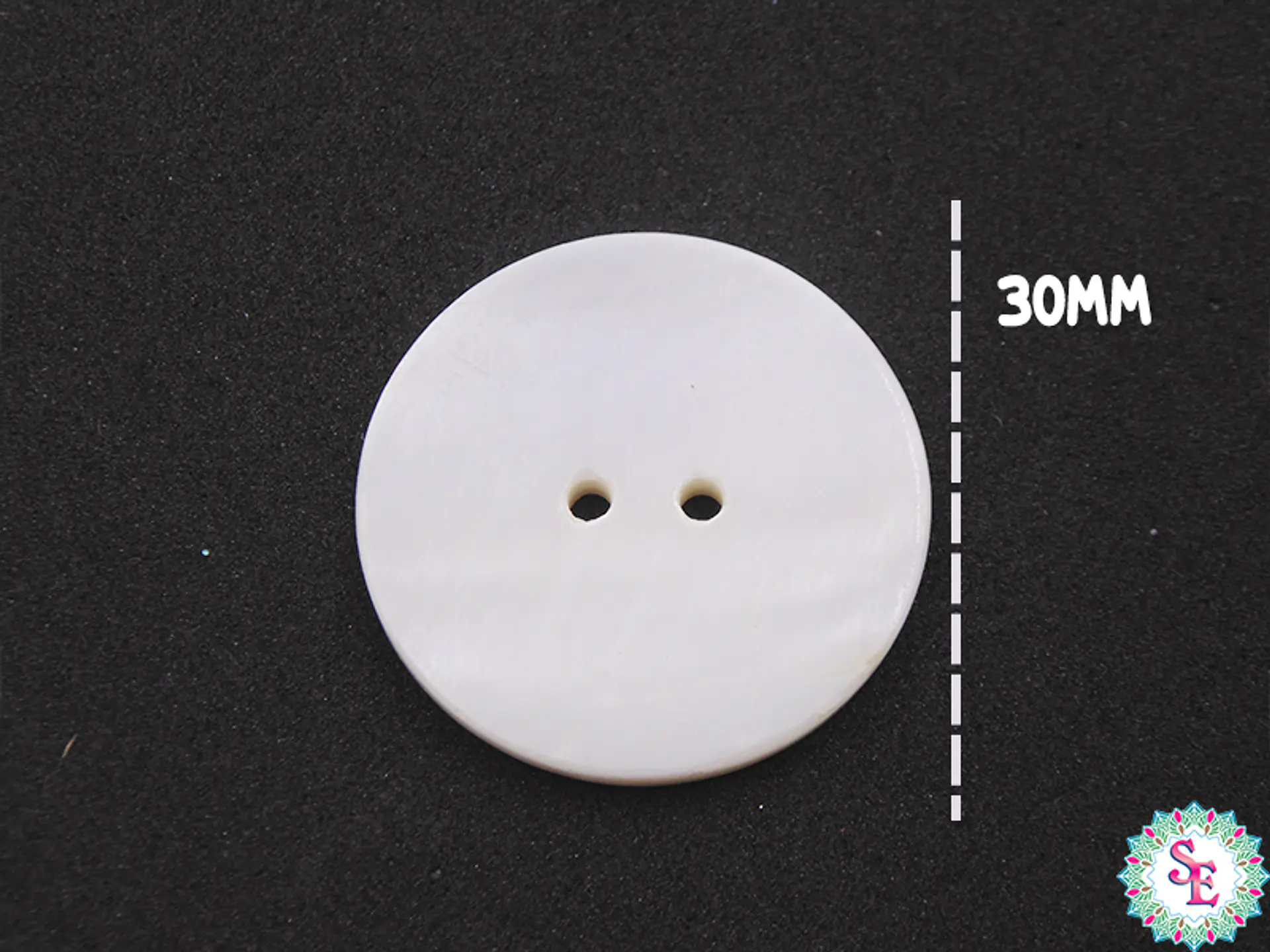NACRE FLAT BUTTON 30MM TWO HOLES X 30 GRAMS (APPROXIMATE 5 UNIT) 1
