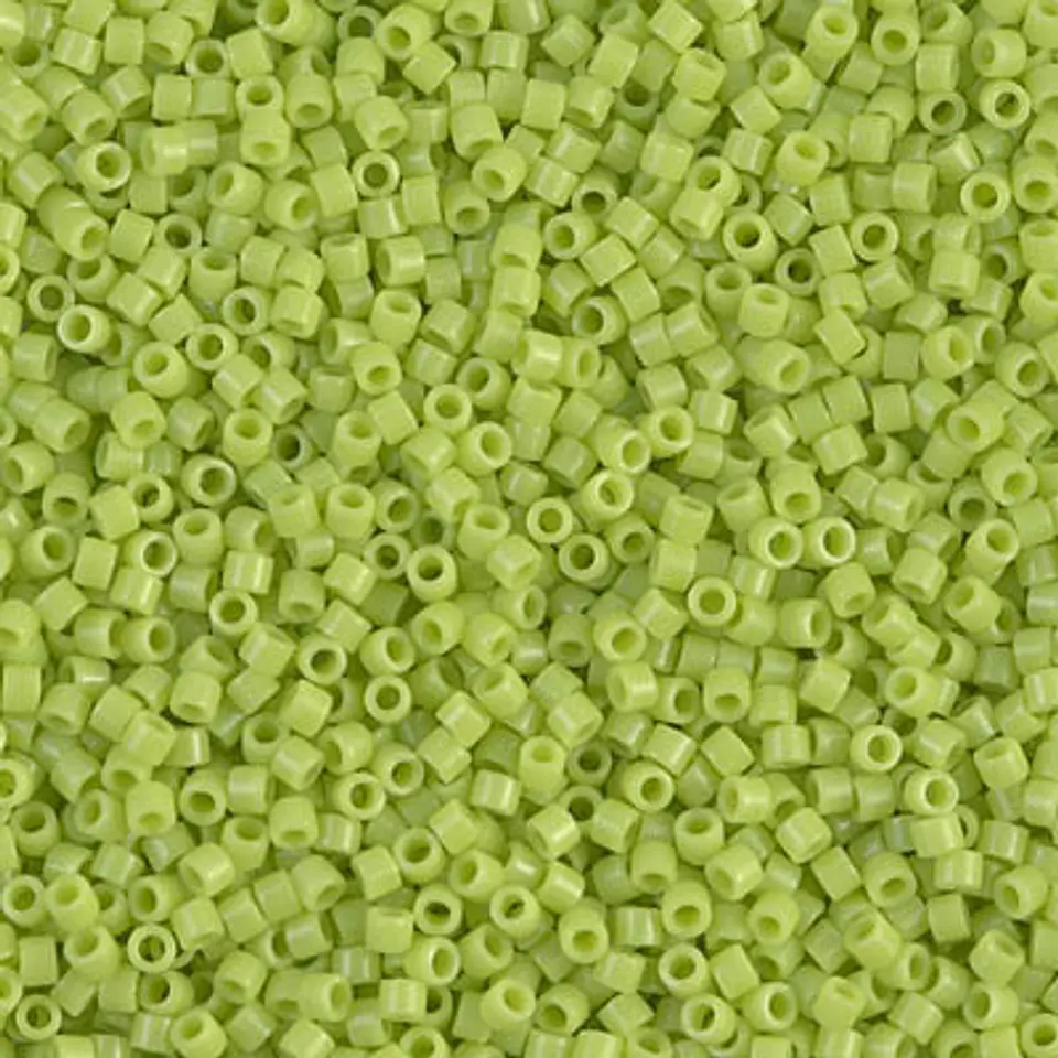 MIYUKI DELICA 11/0 CHARTREUSE OPAQUE DB0733 X 10 GRAMOS  1