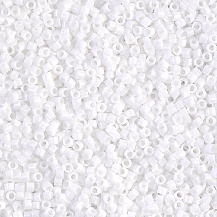 MIYUKI DELICA 11/0 OPAQUE CHALK WHITE DB0200 X 10 GRAMOS  1